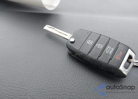 2015 Kia Optima Lx из США, поврежденный, VIN KNAGM4A77F5564260